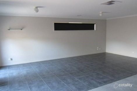 Property photo of 71 Bronson Circuit Hoppers Crossing VIC 3029