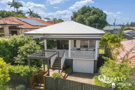 11 Gower St, Holland Park West, QLD 4121