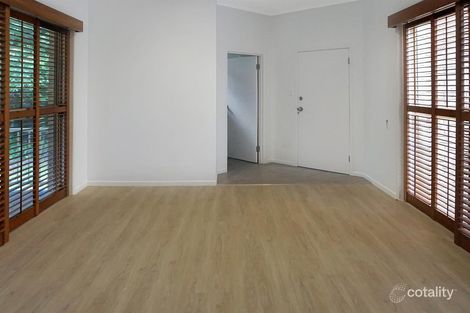 Property photo of 17 Forum Close Mooroobool QLD 4870
