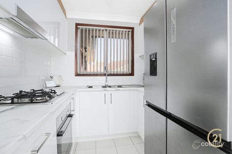 Property photo of 2/12 Bensley Road Macquarie Fields NSW 2564