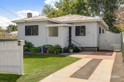 5 CHAMBERLAIN ST, NORTH TOOWOOMBA, QLD 4350