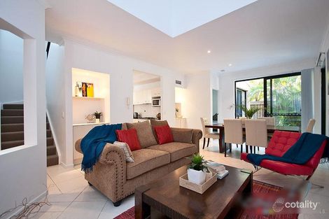 31 Second Ave, Broadbeach, QLD 4218