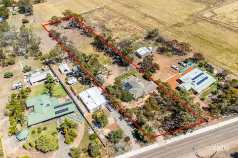 63 Goomalling Rd, Northam, WA 6401
