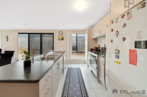 Property photo of 20 Cootamundra Circuit Harkness VIC 3337