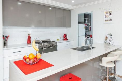 Property photo of 26 Barton Avenue Lloyd NSW 2650