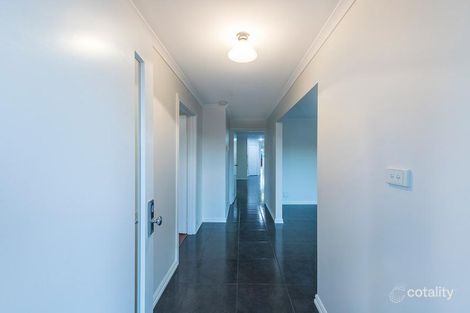Property photo of 6 Gorong Walk Delahey VIC 3037