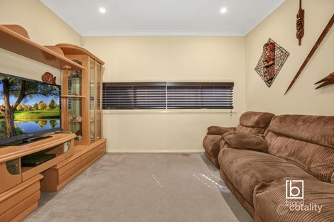 Property photo of 2 Muru Close Blue Haven NSW 2262