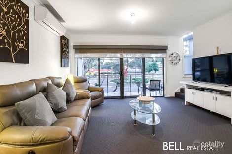 Property photo of 31 Lithgow Way Mooroolbark VIC 3138