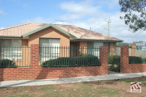 32/210 Shaws Rd, Werribee, VIC 3030