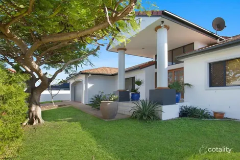 1 Karabella Ct, Mermaid Waters, QLD 4218