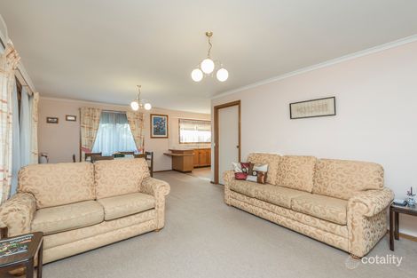 Property photo of 2 Southwell Close Endeavour Hills VIC 3802