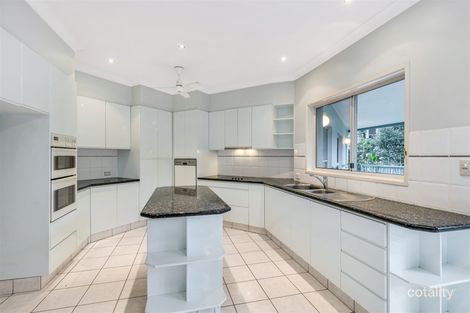 Property photo of 37 Shannan Place Kenmore Hills QLD 4069