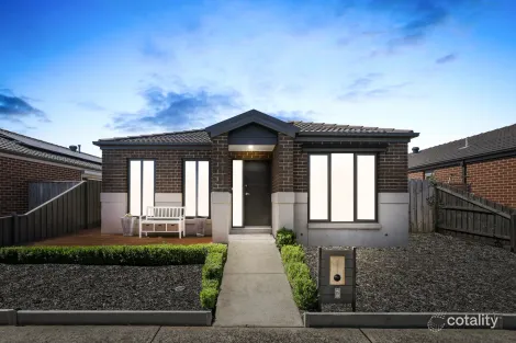 2 Steinbeck Lane, Narre Warren, VIC 3805