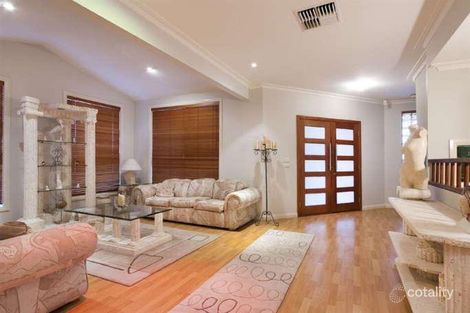 Property photo of 3 Sulky Court Endeavour Hills VIC 3802