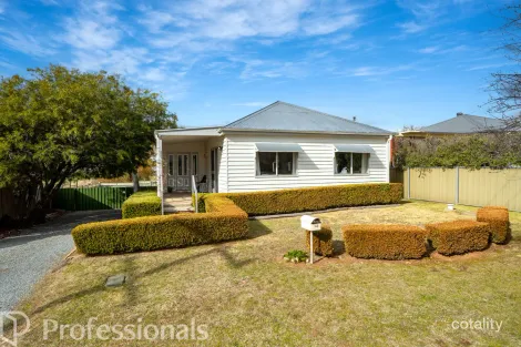 Property photo of 30 Kearneys Drive Orange NSW 2800