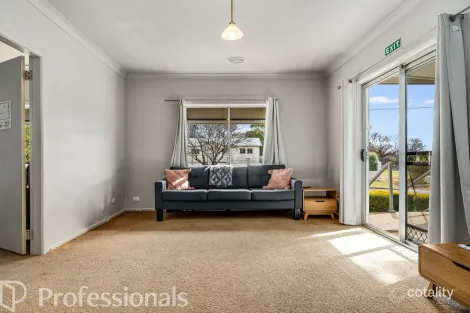 Property photo of 30 Kearneys Drive Orange NSW 2800