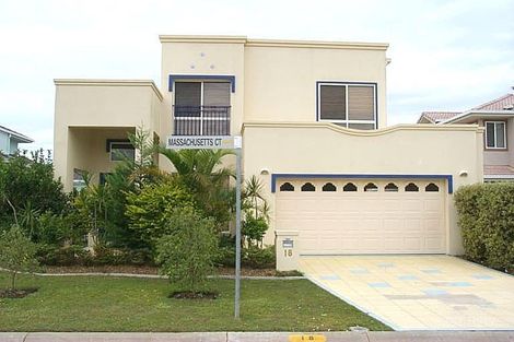 18 Massachusetts Ct, Varsity Lakes, QLD 4227