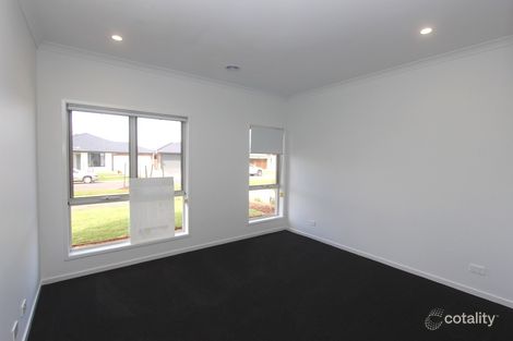 Property photo of 103 Spearmint Boulevard Manor Lakes VIC 3024