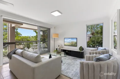 2/3108 The Boulevarde, Carrara, QLD 4211