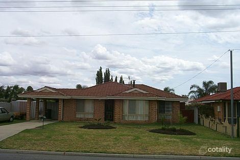 55 Henderson Dr, Seville Grove, WA 6112