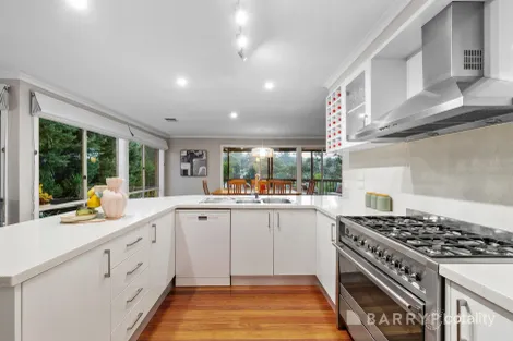 Property photo of 12 Victoria Close Eltham VIC 3095