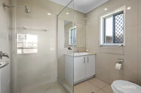 Property photo of 2/15 Bellavista Circuit Beaconsfield QLD 4740