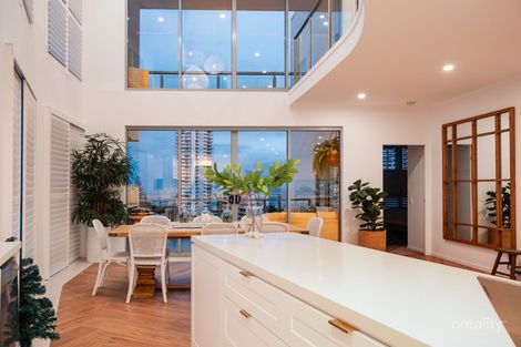 18/120 SURF PDE, BROADBEACH, QLD 4218