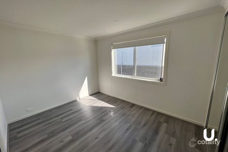 Property photo of 2 Mirbelia Street Denham Court NSW 2565