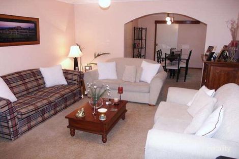 Property photo of 2 Oaktree Close Viewbank VIC 3084
