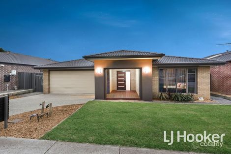 Property photo of 16 Aldous Place Cranbourne North VIC 3977