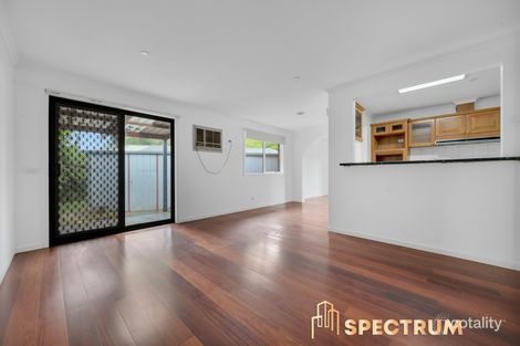 Property photo of 5 Robb Court Hampton Park VIC 3976