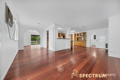 Property photo of 5 Robb Court Hampton Park VIC 3976