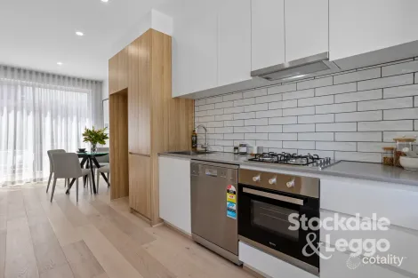 Property photo of 2/24 Thomas Street Rosebud VIC 3939