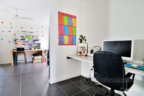 33 Falcon St, Redbank Plains, QLD 4301