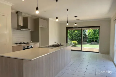 Property photo of 47 Eynesbury View Wollert VIC 3750