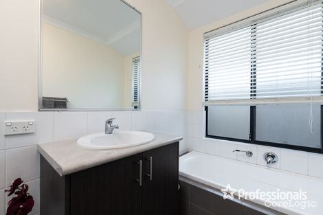 Property photo of 2 Firenze Loop Landsdale WA 6065