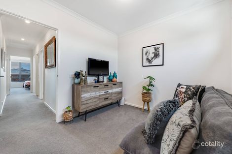 Property photo of 72 Dawley Circuit Werribee VIC 3030