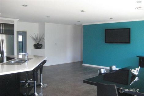 Property photo of 4 Cascade Court Dubbo NSW 2830