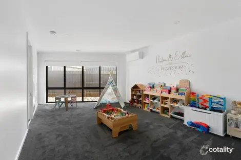 Property photo of 13 Annand Close Cranbourne West VIC 3977