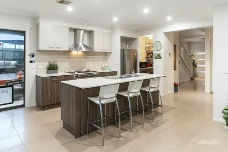 Property photo of 18 Kensei Place Sandhurst VIC 3977