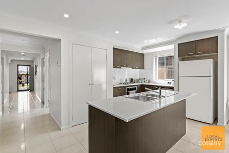 Property photo of 10 Maracana Circuit Strathtulloh VIC 3338