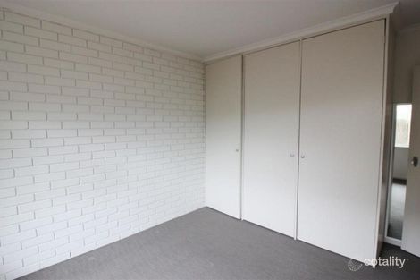 Property photo of 3/2 Fairbairn Crescent Kooringal NSW 2650