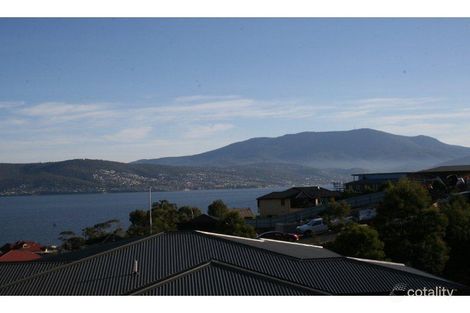 Property photo of 3/636 Oceana Drive Tranmere TAS 7018