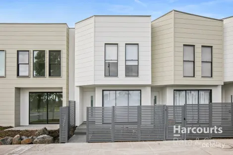 32 LINFIELD PDE, WOLLERT, VIC 3750