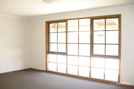 Property photo of 4 Llewellyn Court Cranbourne North VIC 3977