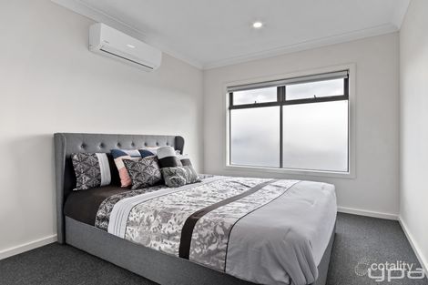 Property photo of 11 Woko Walk Wollert VIC 3750