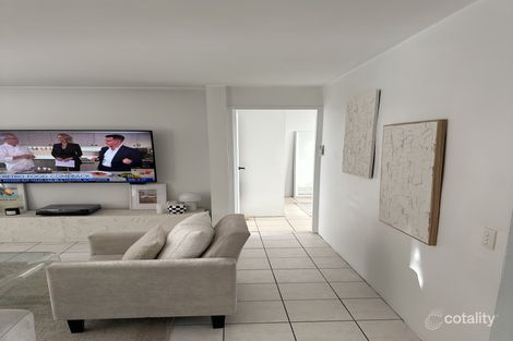 Property photo of 5/26 Labrador Street Labrador QLD 4215