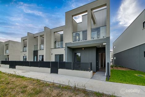 Property photo of 37 Travertine Loop Berwick VIC 3806