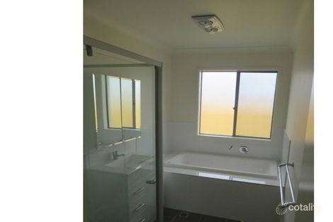 Property photo of 71 Summerview Avenue Yarrabilba QLD 4207