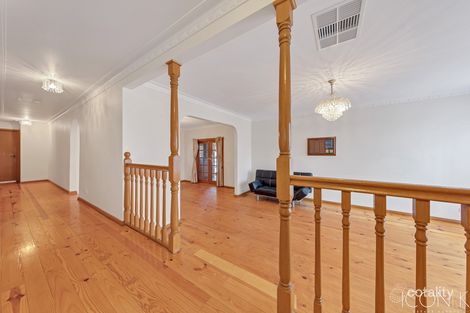 Property photo of 8 Corine Court Epping VIC 3076